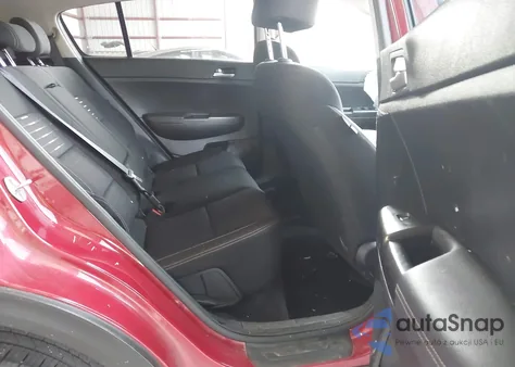 2018 Kia Sportage Lx z USA, uszkodzony, nr VIN KNDPMCAC9J7386293